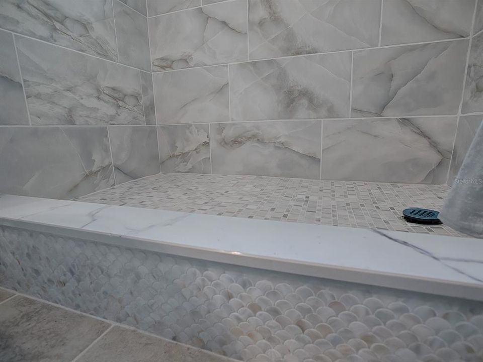 合同活跃: $389,900 (3 贝兹, 0 浴室, 1434 平方英尺)