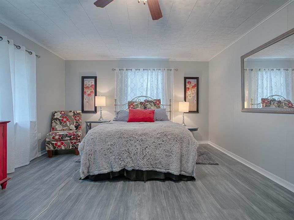 合同活跃: $389,900 (3 贝兹, 0 浴室, 1434 平方英尺)