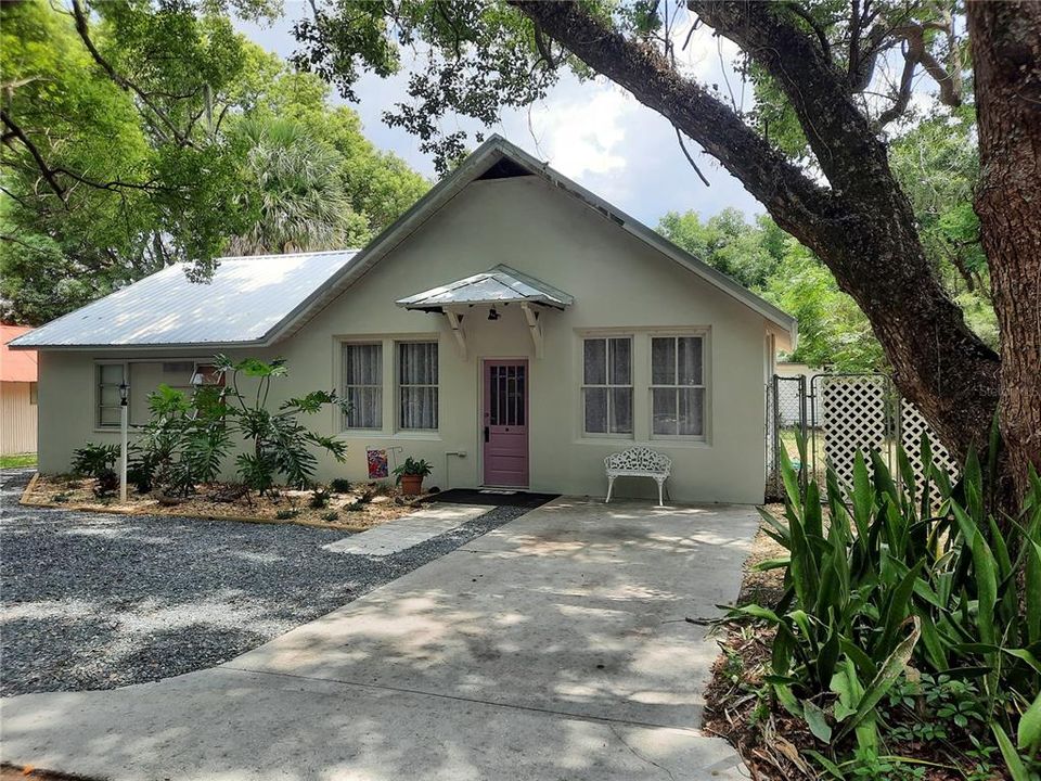 合同活跃: $389,900 (3 贝兹, 0 浴室, 1434 平方英尺)