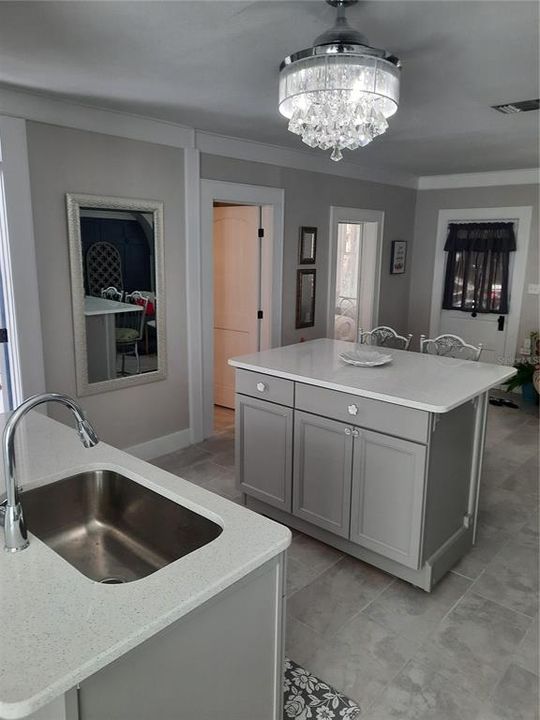 合同活跃: $389,900 (3 贝兹, 0 浴室, 1434 平方英尺)