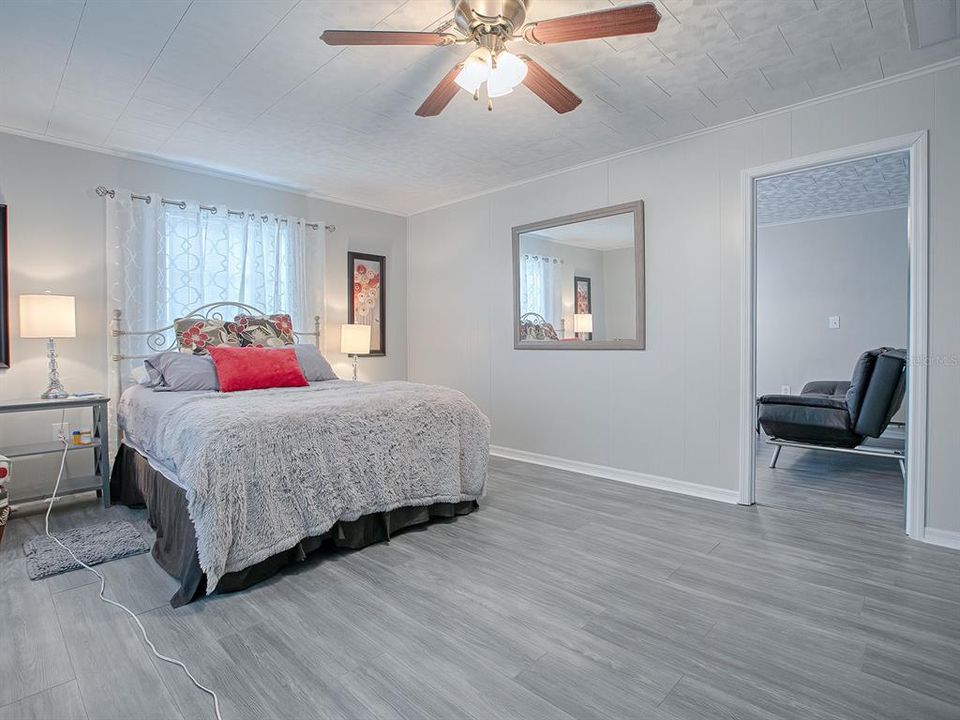 合同活跃: $389,900 (3 贝兹, 0 浴室, 1434 平方英尺)