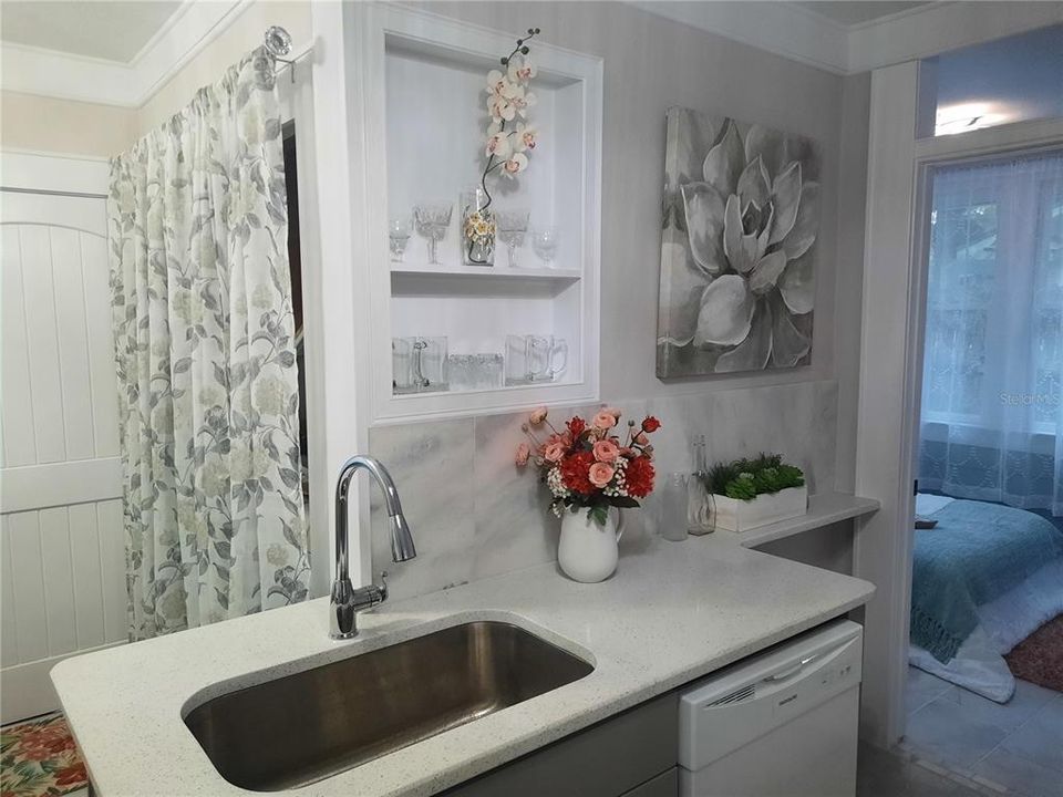 合同活跃: $389,900 (3 贝兹, 0 浴室, 1434 平方英尺)