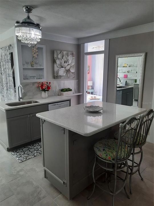 合同活跃: $389,900 (3 贝兹, 0 浴室, 1434 平方英尺)