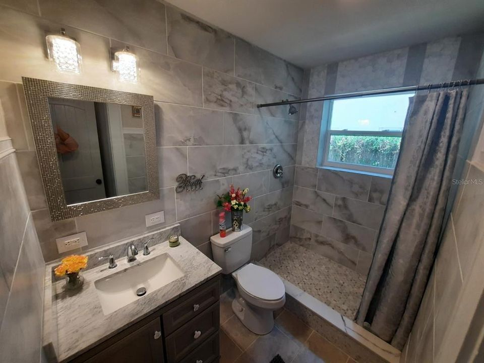 合同活跃: $389,900 (3 贝兹, 0 浴室, 1434 平方英尺)