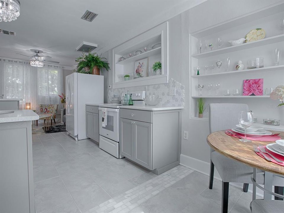 合同活跃: $389,900 (3 贝兹, 0 浴室, 1434 平方英尺)