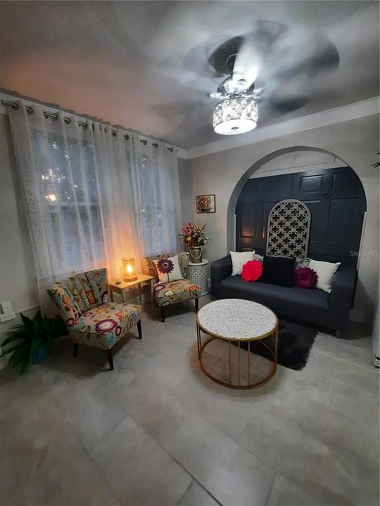 合同活跃: $389,900 (3 贝兹, 0 浴室, 1434 平方英尺)