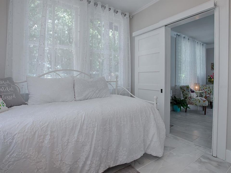 合同活跃: $389,900 (3 贝兹, 0 浴室, 1434 平方英尺)