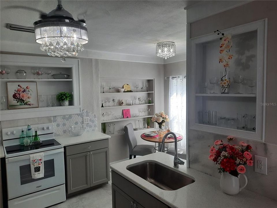 合同活跃: $389,900 (3 贝兹, 0 浴室, 1434 平方英尺)