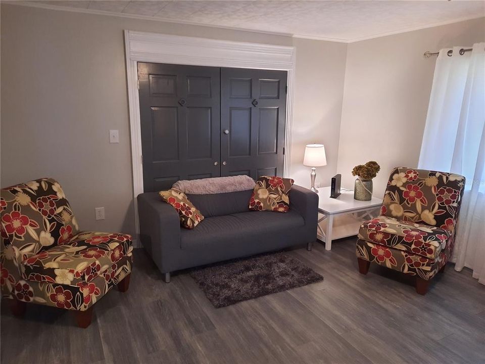 合同活跃: $389,900 (3 贝兹, 0 浴室, 1434 平方英尺)