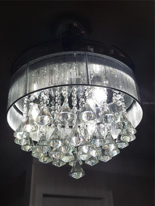 合同活跃: $389,900 (3 贝兹, 0 浴室, 1434 平方英尺)