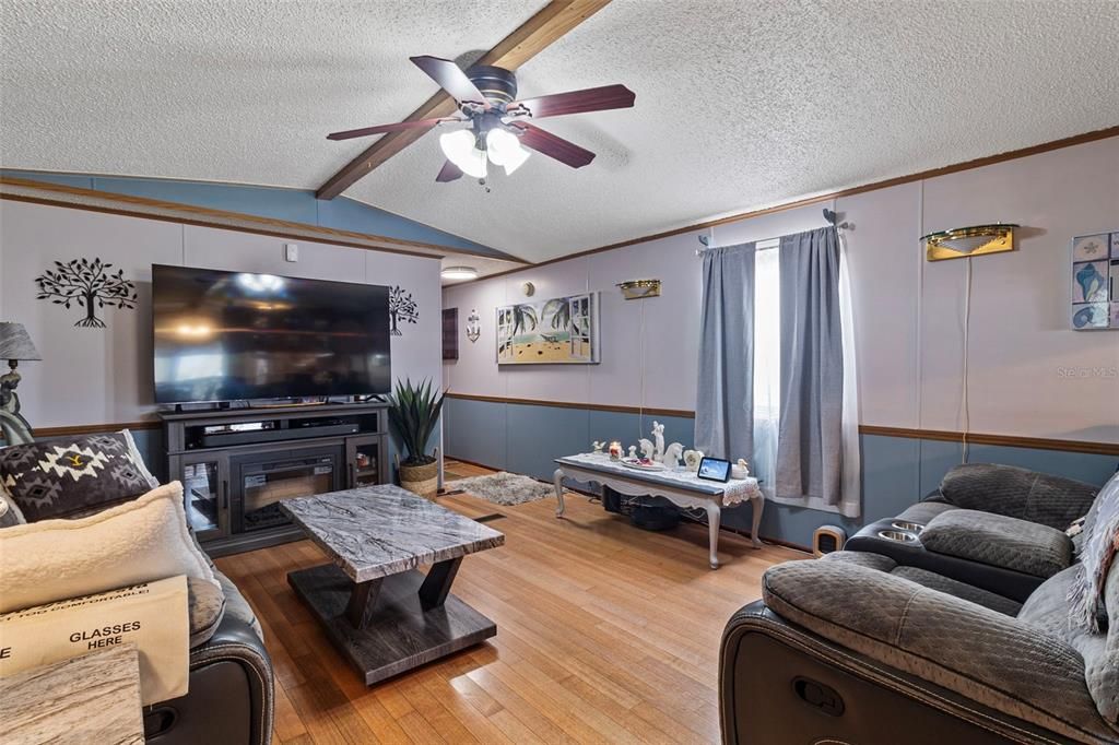 En Venta: $155,000 (3 camas, 2 baños, 1124 Pies cuadrados)