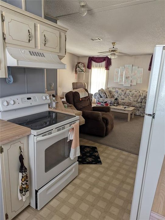 待售: $99,900 (2 贝兹, 2 浴室, 1040 平方英尺)