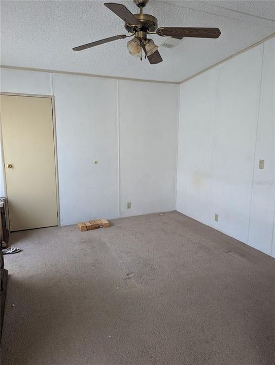 待售: $99,900 (2 贝兹, 2 浴室, 1040 平方英尺)