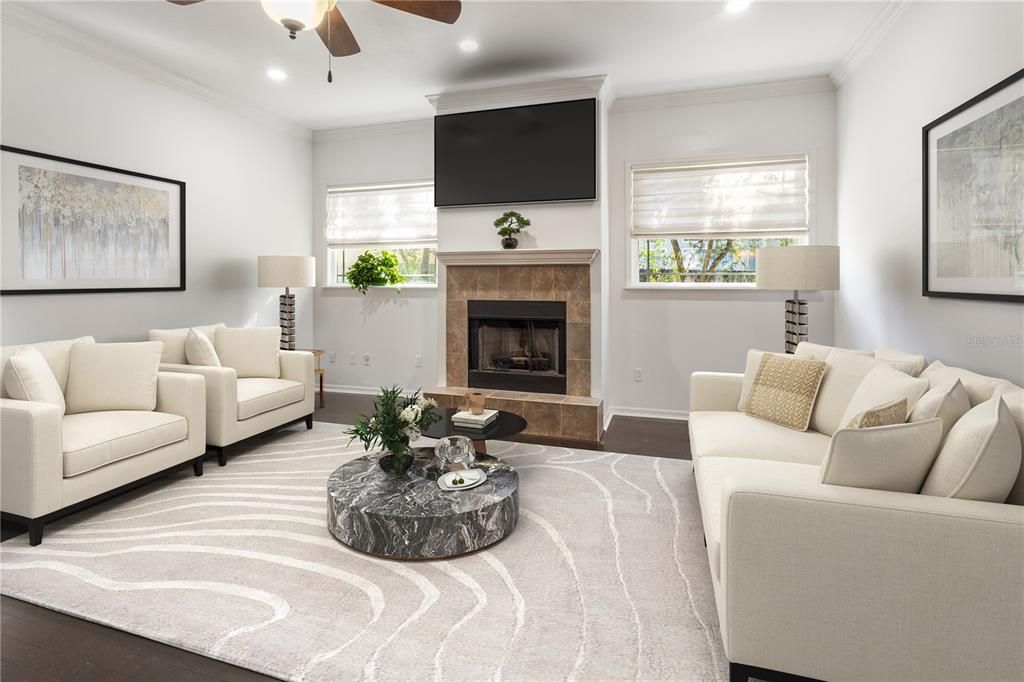 合同活跃: $435,555 (5 贝兹, 3 浴室, 2200 平方英尺)