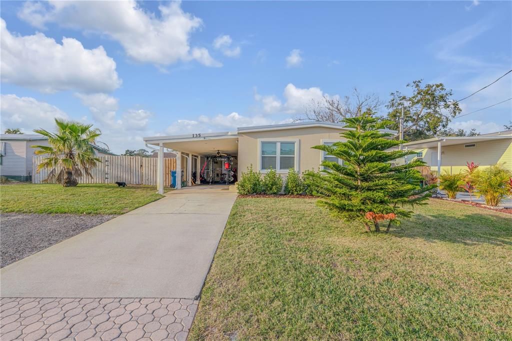 合同活跃: $410,000 (2 贝兹, 2 浴室, 1176 平方英尺)