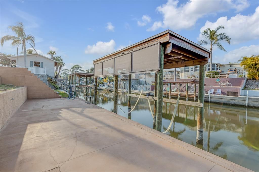 合同活跃: $410,000 (2 贝兹, 2 浴室, 1176 平方英尺)