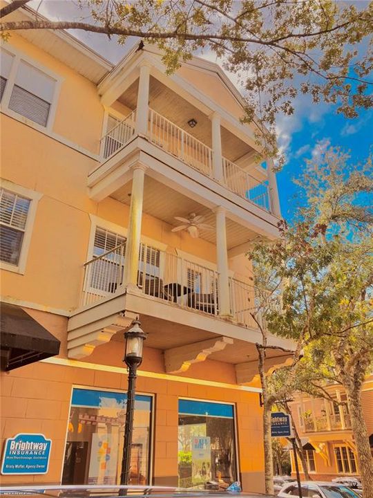 Недавно продано: $237,000 (2 спален, 2 ванн, 1093 Квадратных фут)