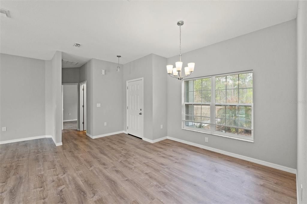 For Sale: $354,900 (3 beds, 2 baths, 1588 Square Feet)
