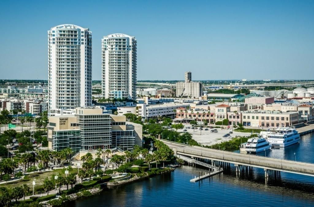 Recently Sold: $950,000 (3 beds, 3 baths, 1733 Square Feet)