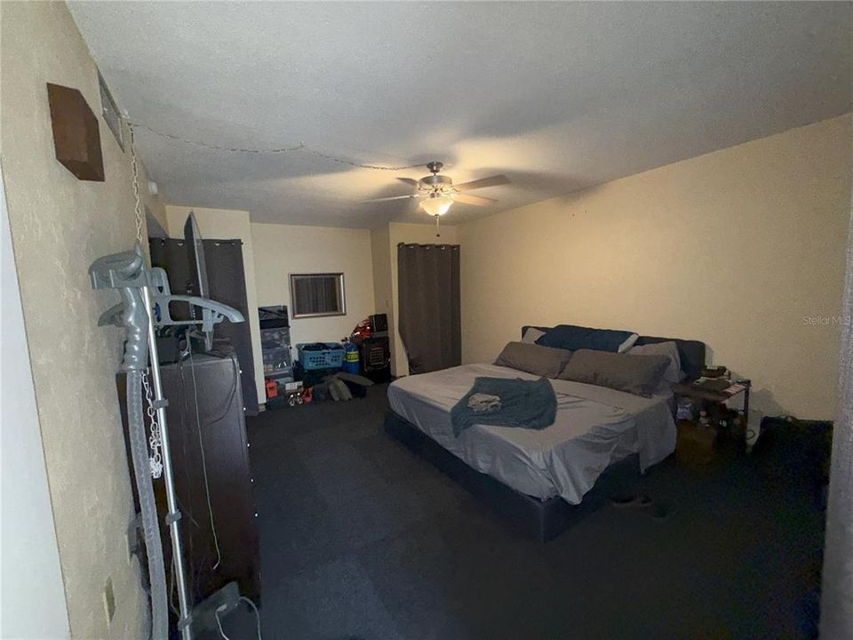 Activo con contrato: $115,000 (2 camas, 2 baños, 1123 Pies cuadrados)