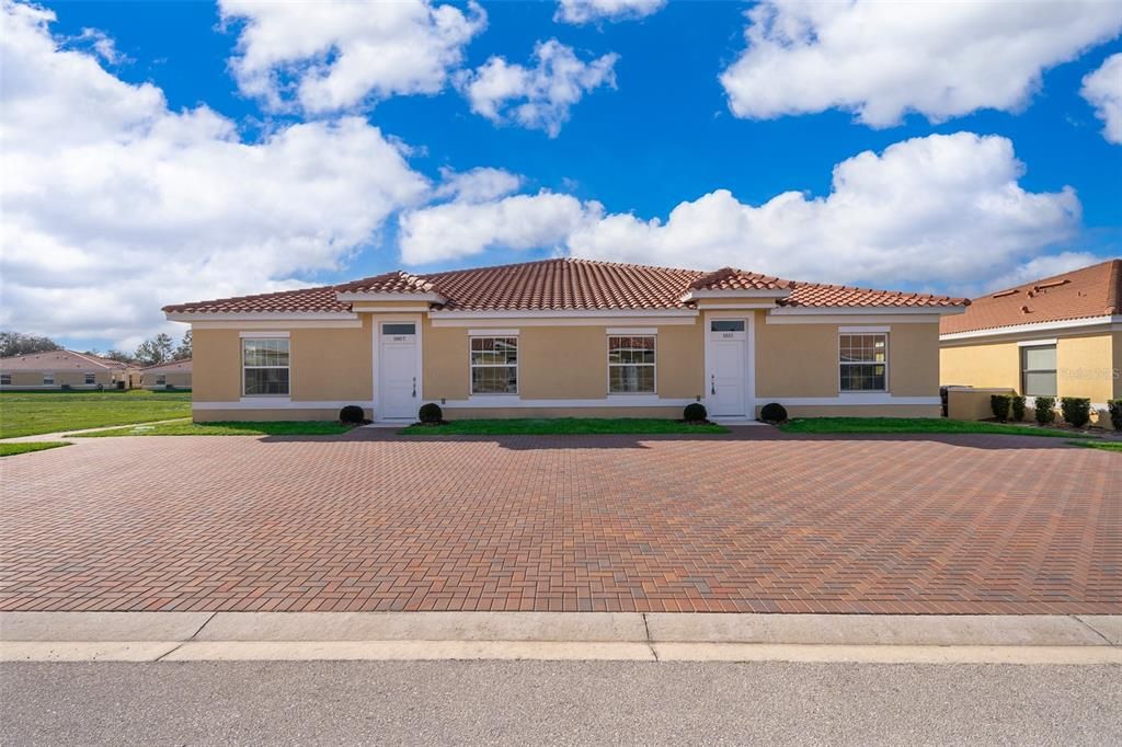 Недавно продано: $189,999 (2 спален, 2 ванн, 1055 Квадратных фут)