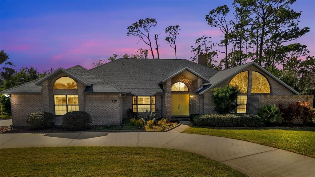 Недавно продано: $639,900 (4 спален, 2 ванн, 3116 Квадратных фут)