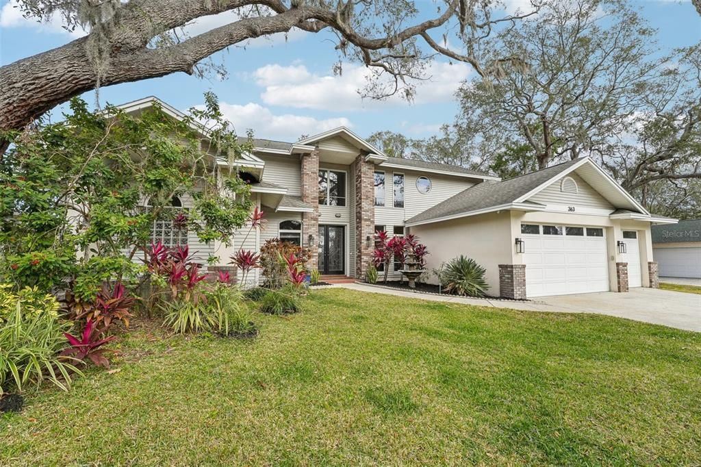 Recently Sold: $1,249,000 (5 beds, 4 baths, 3743 Square Feet)