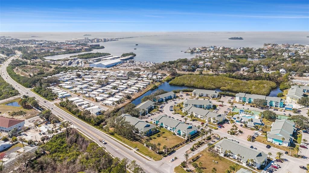 Active With Contract: $167,000 (2 beds, 2 baths, 898 Square Feet)