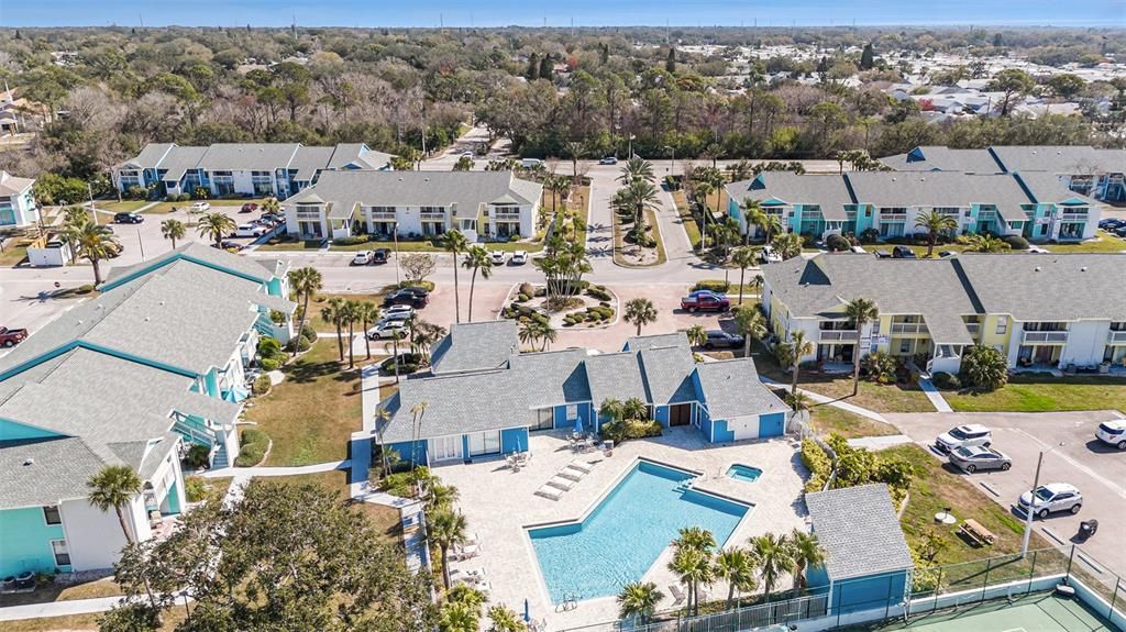 Active With Contract: $167,000 (2 beds, 2 baths, 898 Square Feet)