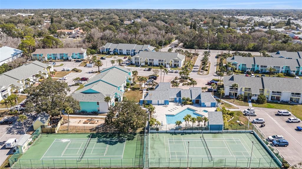 Active With Contract: $167,000 (2 beds, 2 baths, 898 Square Feet)