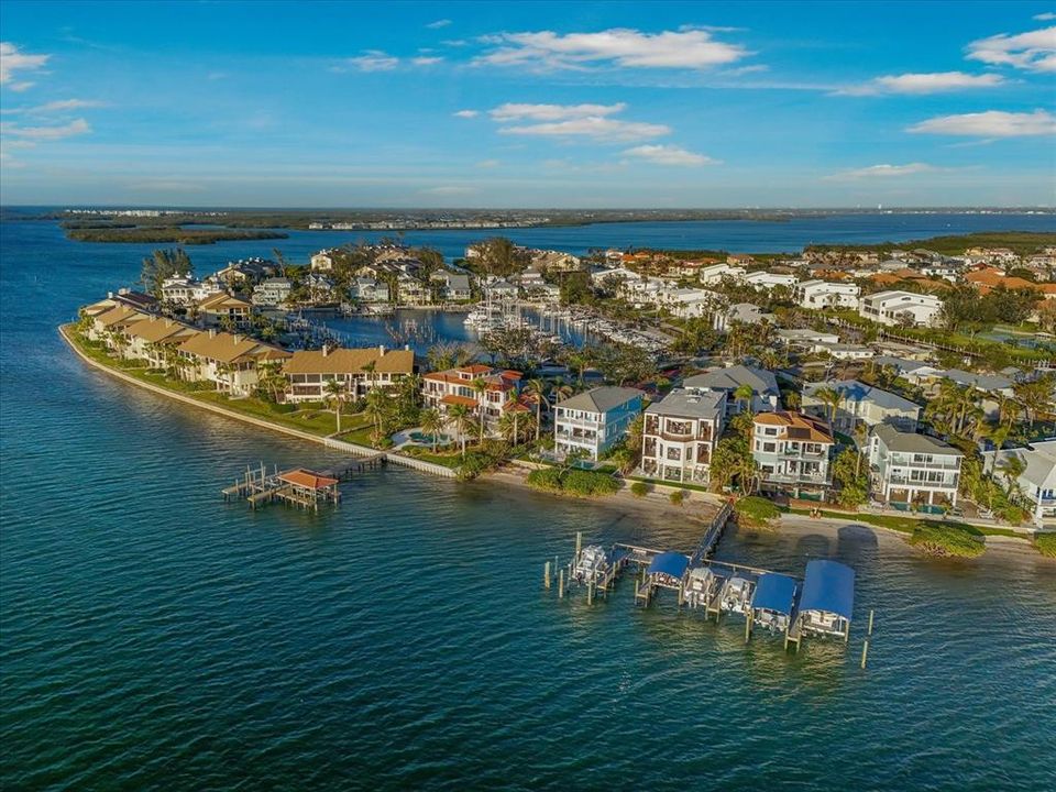 En Venta: $3,399,000 (4 camas, 3 baños, 2798 Pies cuadrados)