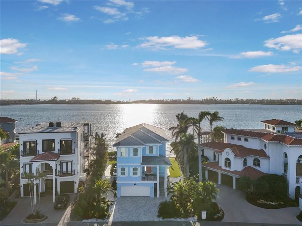 En Venta: $3,399,000 (4 camas, 3 baños, 2798 Pies cuadrados)