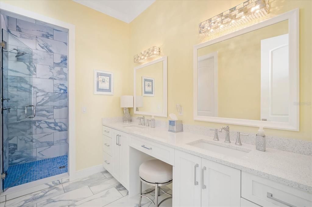 En Venta: $3,399,000 (4 camas, 3 baños, 2798 Pies cuadrados)