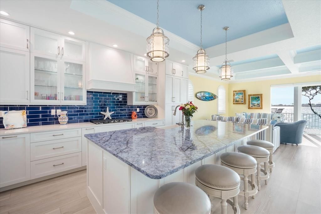 En Venta: $3,399,000 (4 camas, 3 baños, 2798 Pies cuadrados)