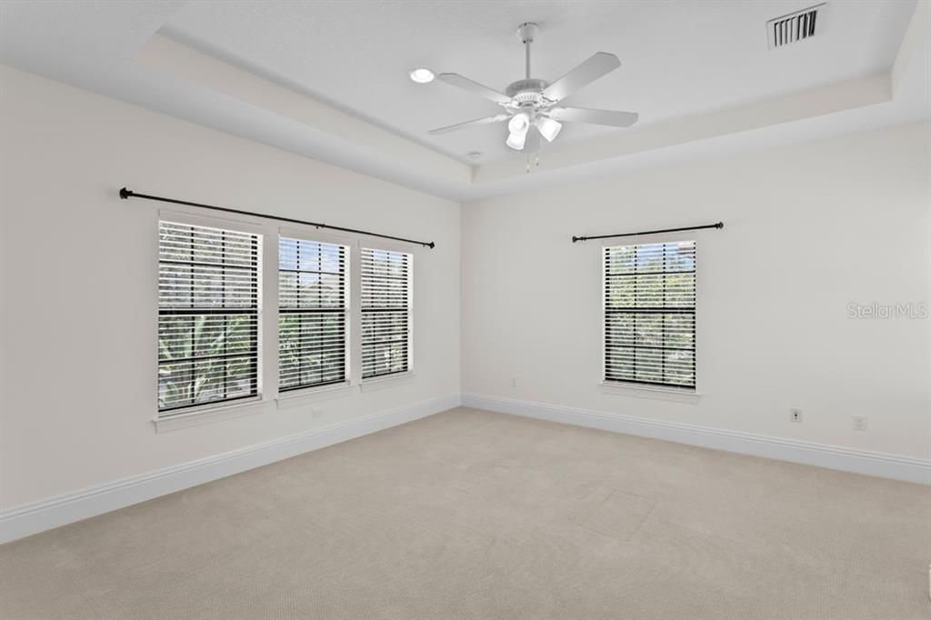 Active With Contract: $1,995,000 (5 beds, 4 baths, 6184 Square Feet)