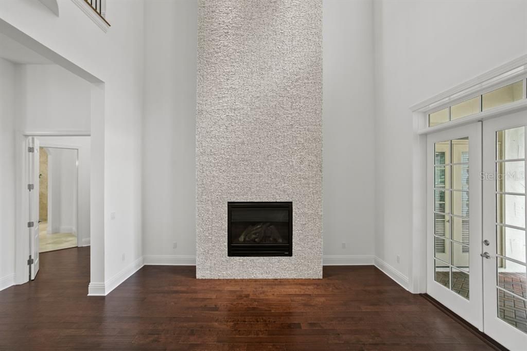 Active With Contract: $1,995,000 (5 beds, 4 baths, 6184 Square Feet)