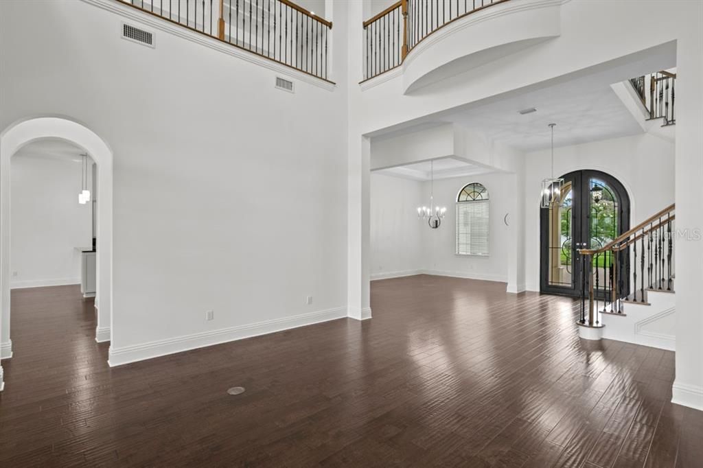 Active With Contract: $1,995,000 (5 beds, 4 baths, 6184 Square Feet)