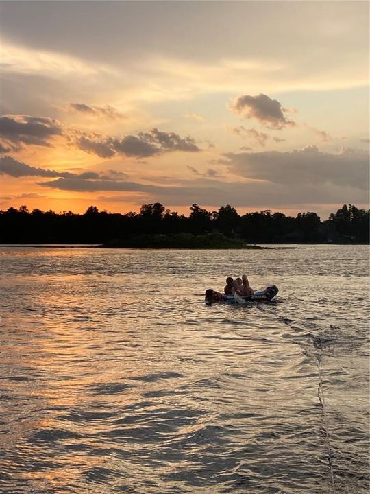 Active With Contract: $1,995,000 (5 beds, 4 baths, 6184 Square Feet)