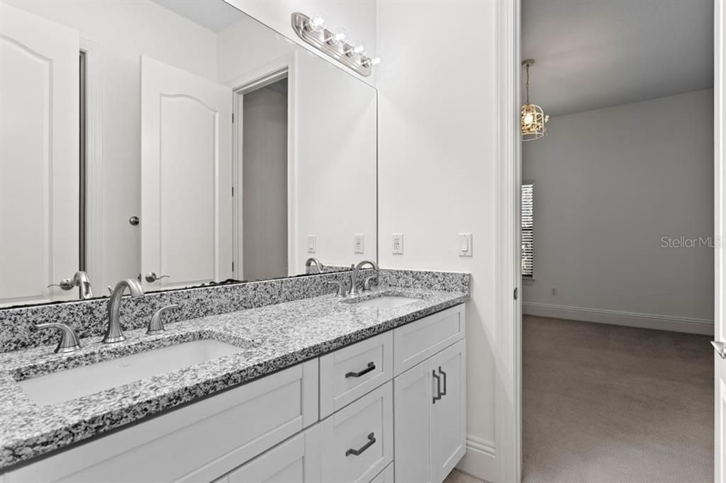 Active With Contract: $1,995,000 (5 beds, 4 baths, 6184 Square Feet)