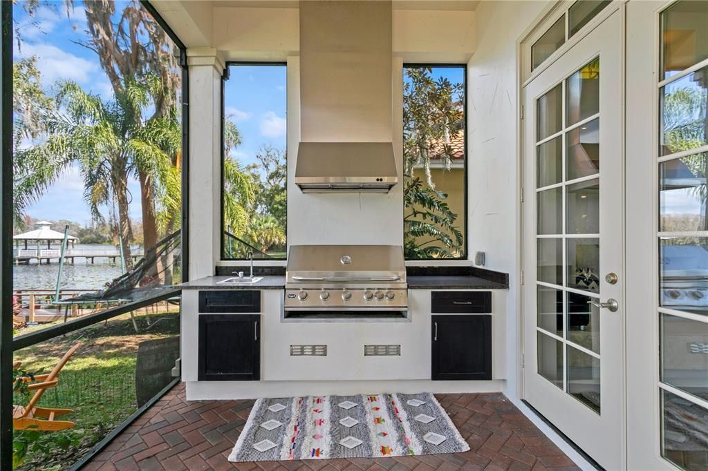 Active With Contract: $1,995,000 (5 beds, 4 baths, 6184 Square Feet)