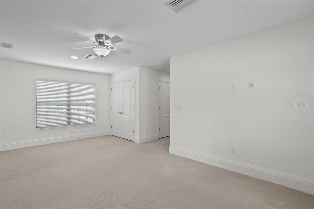 Active With Contract: $1,995,000 (5 beds, 4 baths, 6184 Square Feet)