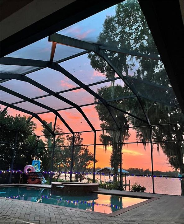 Active With Contract: $1,995,000 (5 beds, 4 baths, 6184 Square Feet)