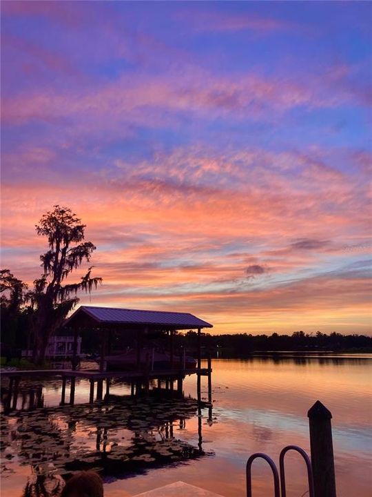 Active With Contract: $1,995,000 (5 beds, 4 baths, 6184 Square Feet)