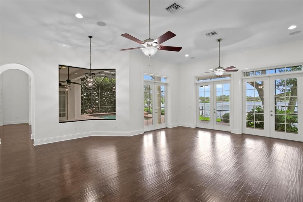 Active With Contract: $1,995,000 (5 beds, 4 baths, 6184 Square Feet)