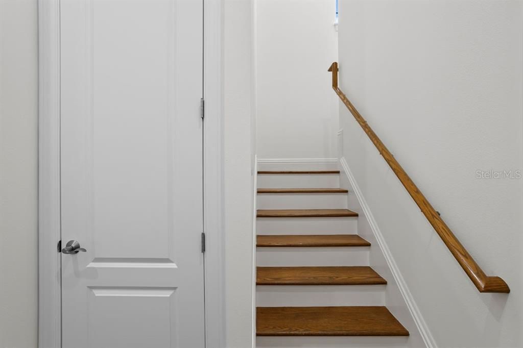 Active With Contract: $1,995,000 (5 beds, 4 baths, 6184 Square Feet)