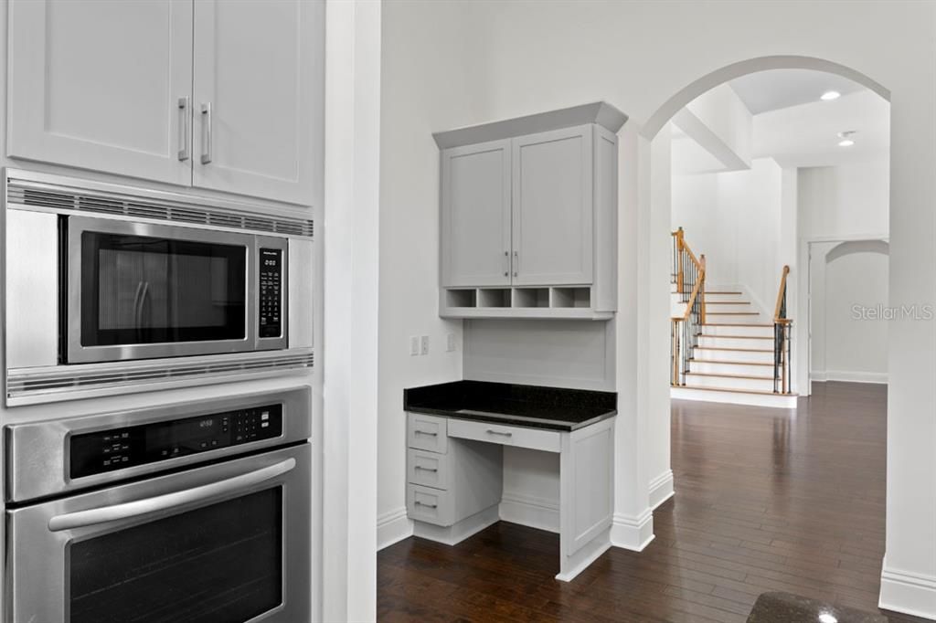 Active With Contract: $1,995,000 (5 beds, 4 baths, 6184 Square Feet)