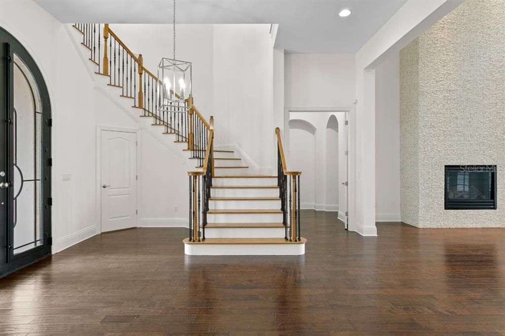 Active With Contract: $1,995,000 (5 beds, 4 baths, 6184 Square Feet)