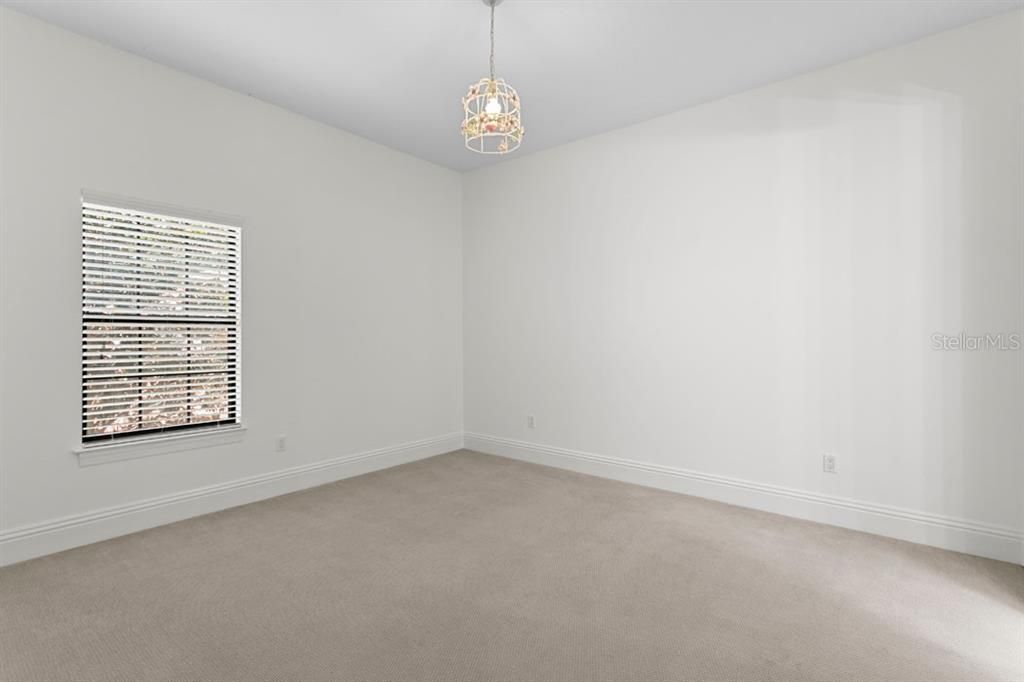 Active With Contract: $1,995,000 (5 beds, 4 baths, 6184 Square Feet)