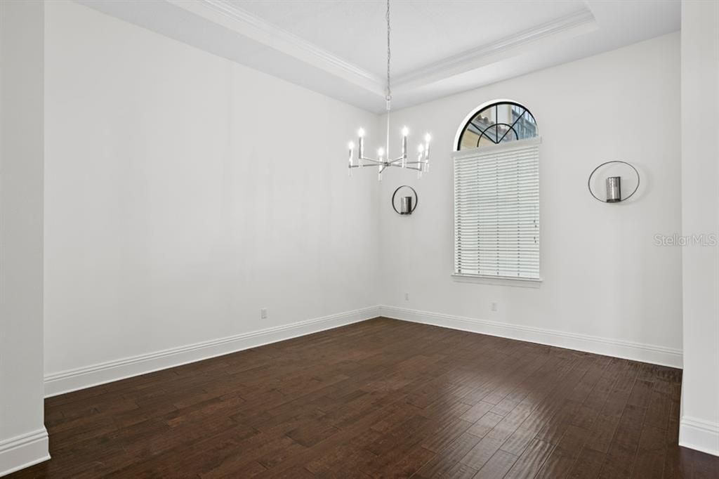 Active With Contract: $1,995,000 (5 beds, 4 baths, 6184 Square Feet)