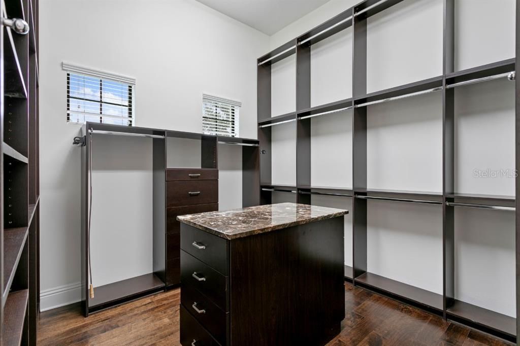 Active With Contract: $1,995,000 (5 beds, 4 baths, 6184 Square Feet)